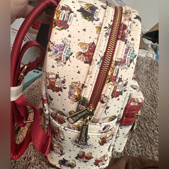 NWT Loungefly Snow White tattoo backpack - Picture 4 of 12